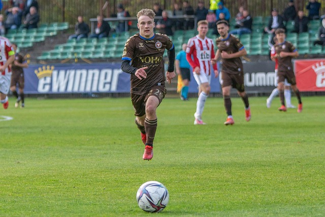 曼聯宣布新賽季11號球衣將由齊爾克澤穿戴 吉格斯往昔榮耀再現.